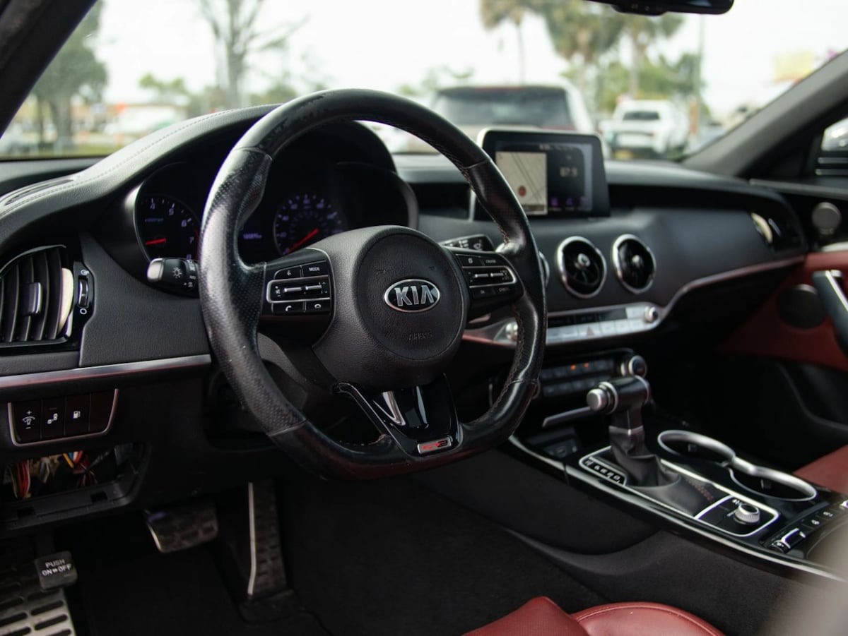 Kia Stinger photo 17
