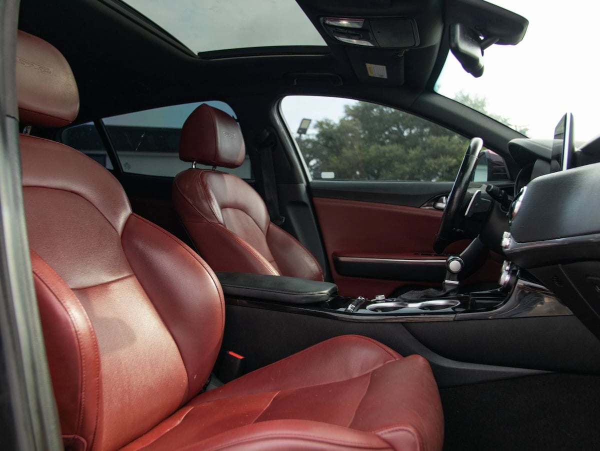 Kia Stinger photo 21