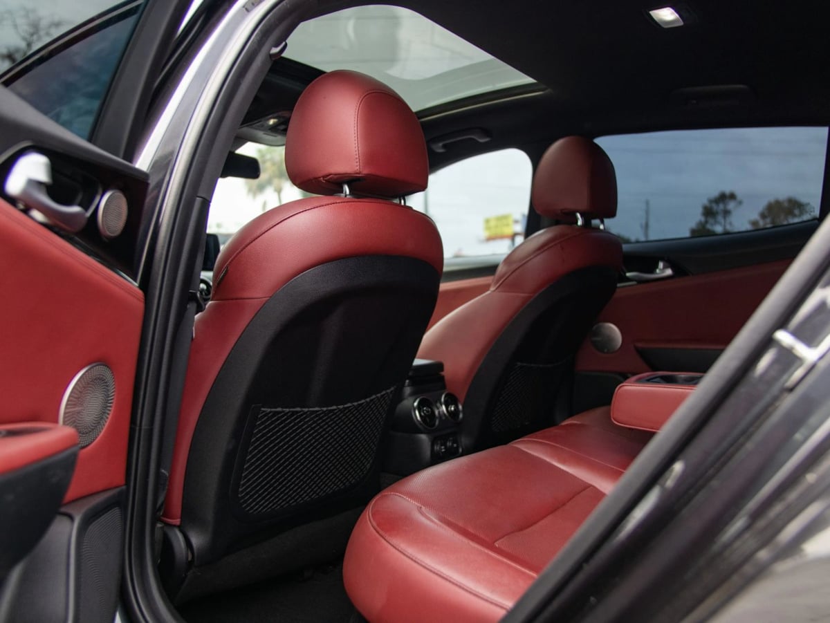 Kia Stinger photo 24