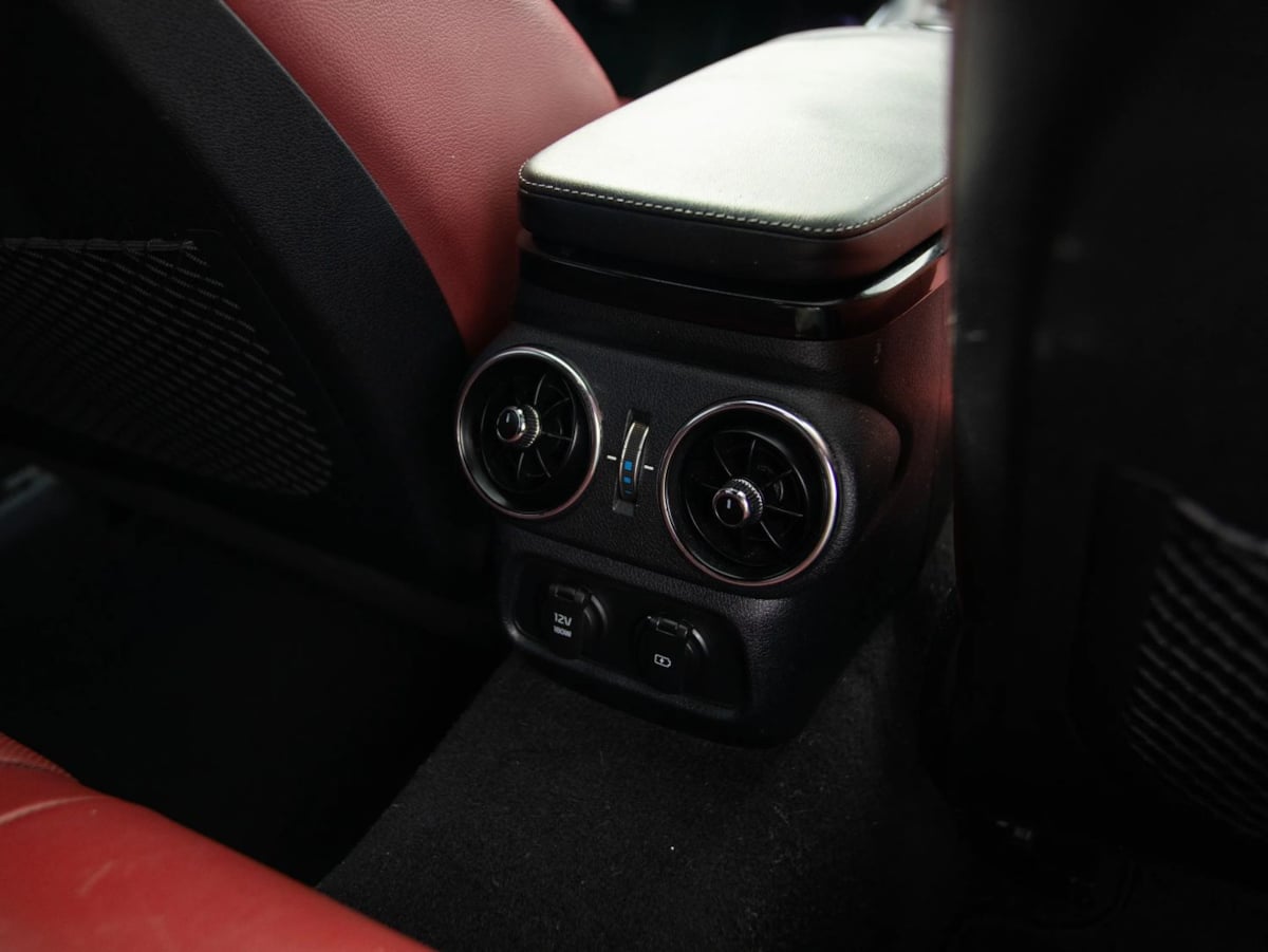 Kia Stinger photo 28
