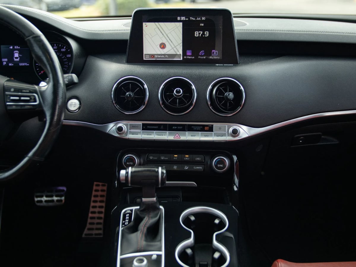 Kia Stinger photo 30
