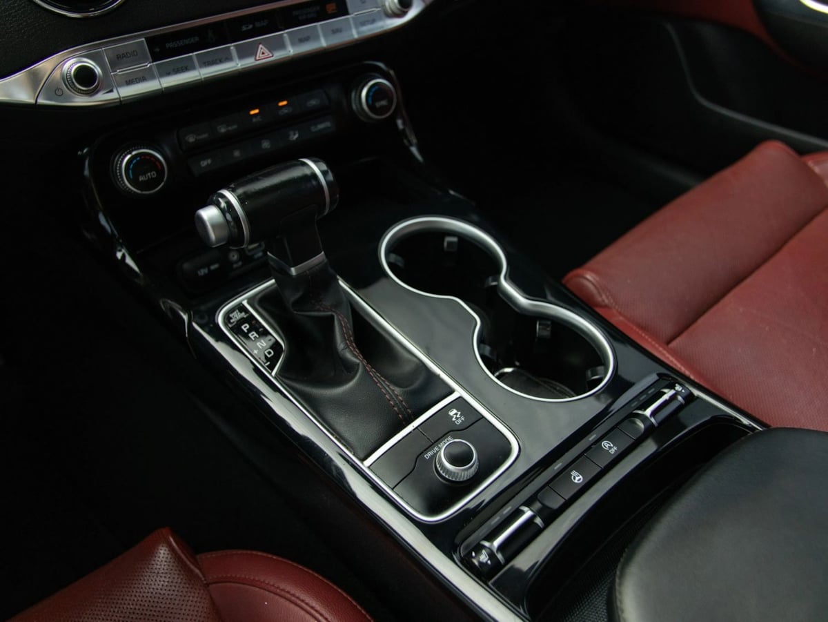 Kia Stinger photo 32