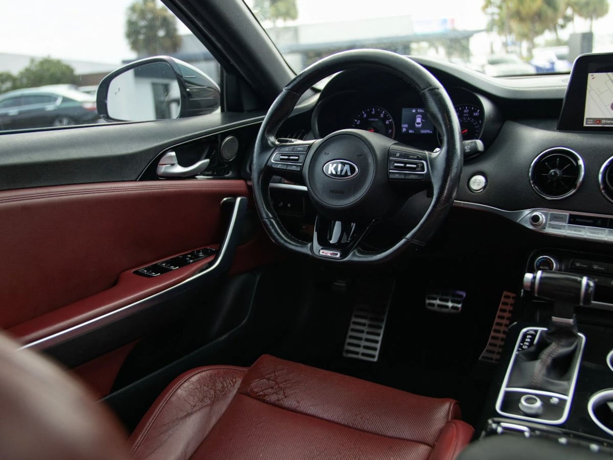 Kia Stinger photo 36