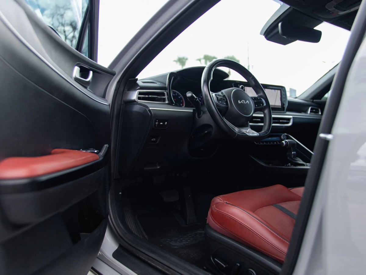 Kia K5 photo 16