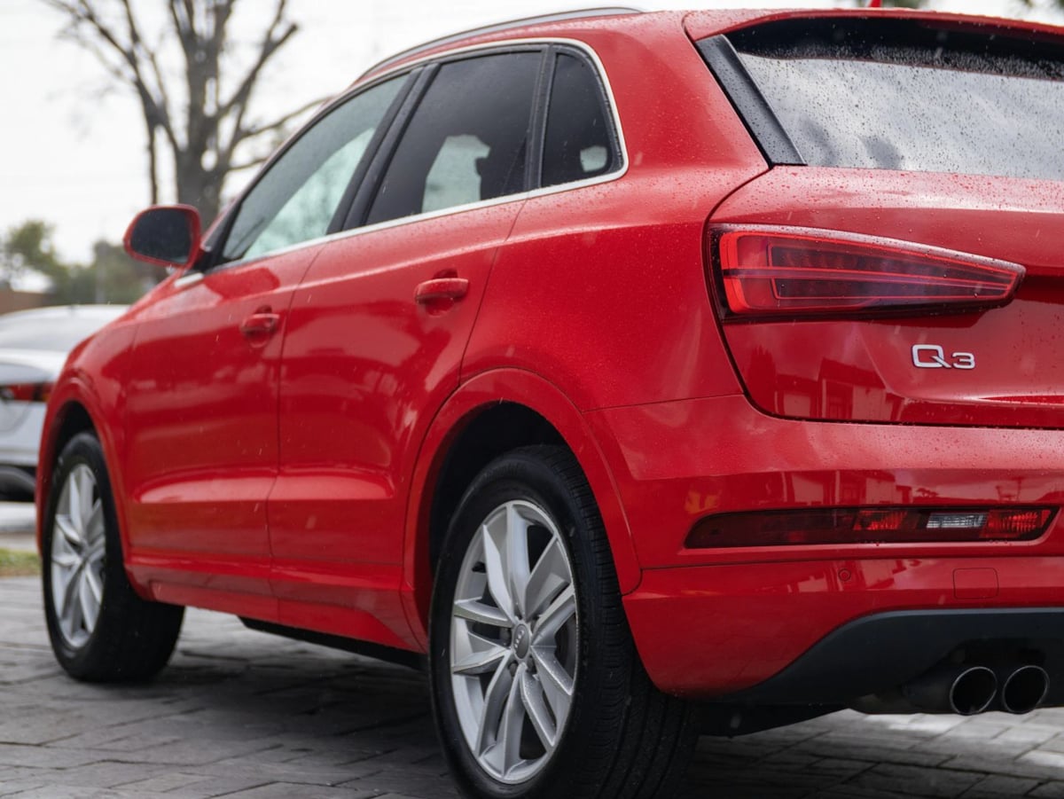 Audi Q3 photo 8