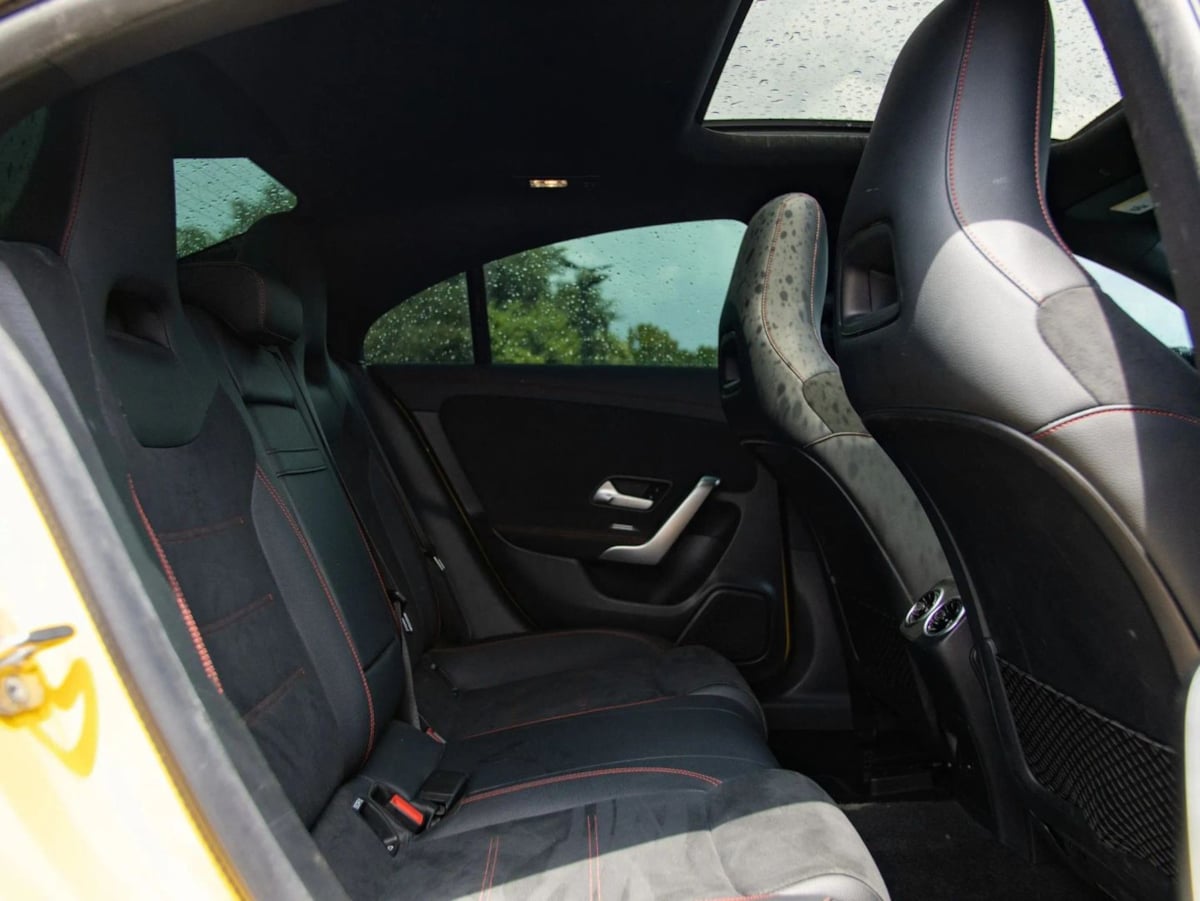 Mercedes-Benz CLA 250 photo 27