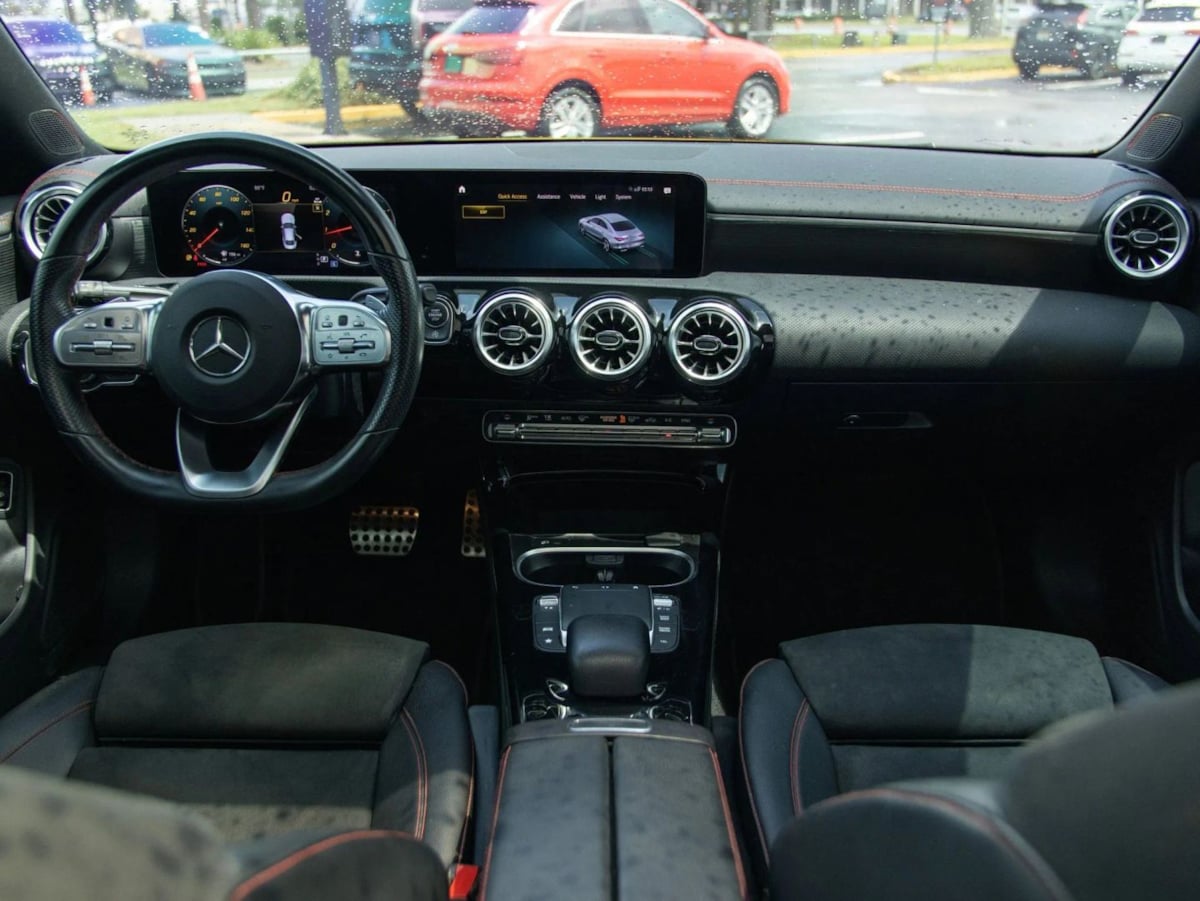 Mercedes-Benz CLA 250 photo 28