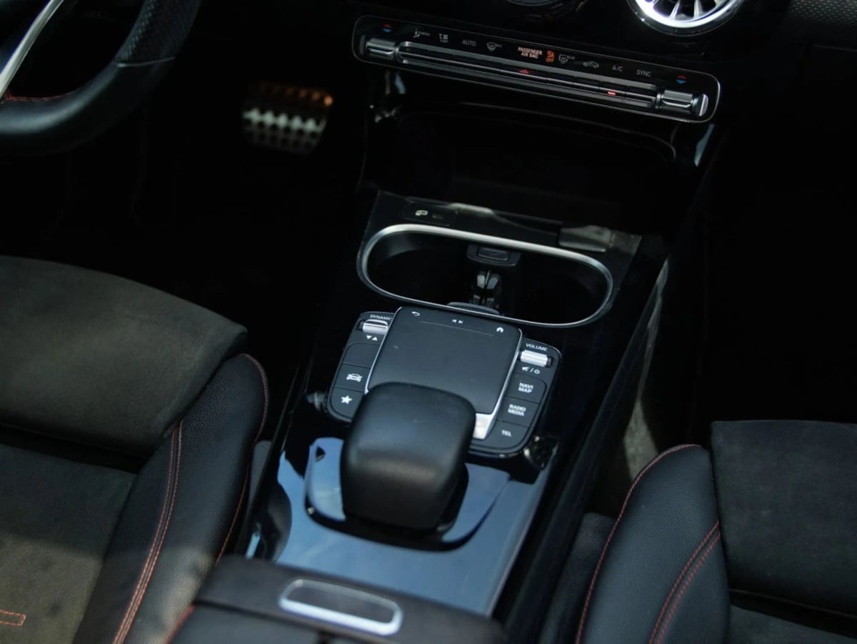 Mercedes-Benz CLA 250 photo 31