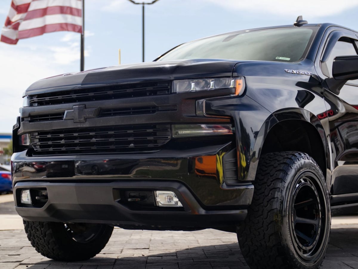 Chevrolet Silverado photo 5