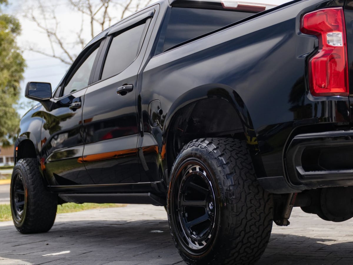 Chevrolet Silverado photo 8