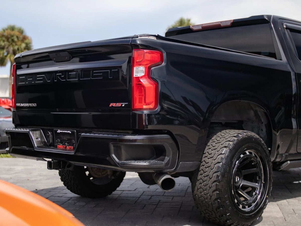Chevrolet Silverado photo 12