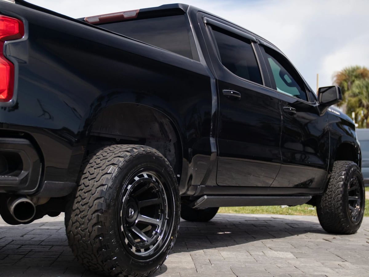 Chevrolet Silverado photo 14