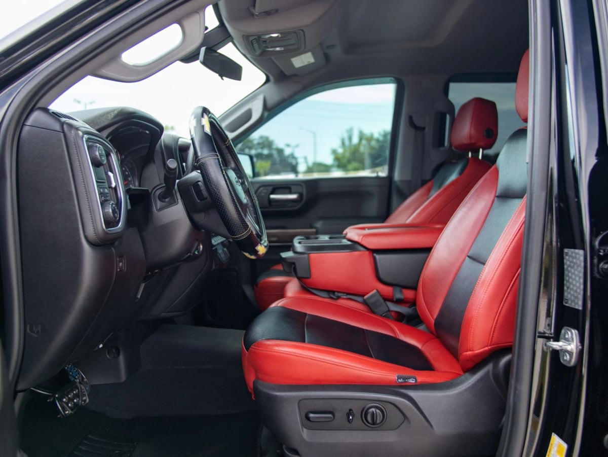 Chevrolet Silverado photo 18