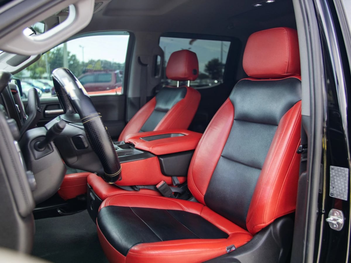 Chevrolet Silverado photo 19