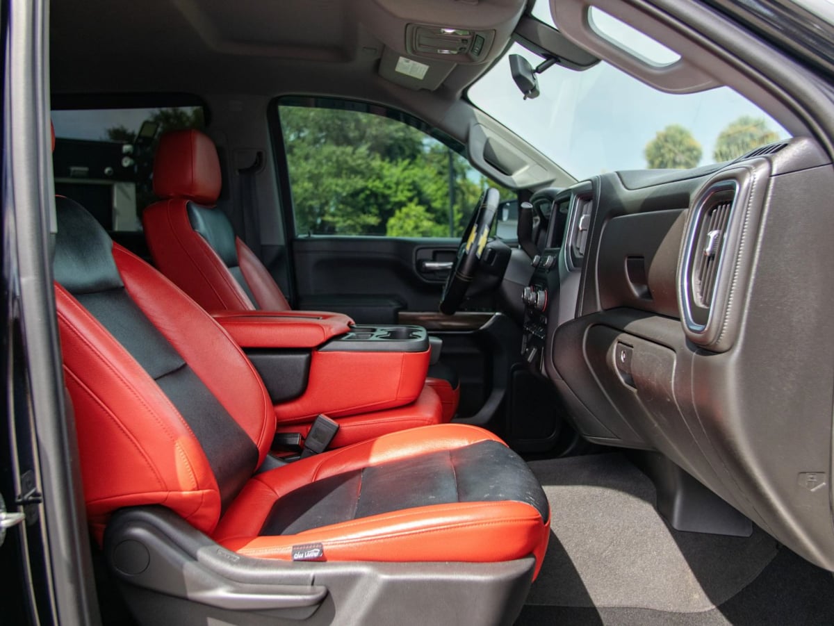 Chevrolet Silverado photo 21