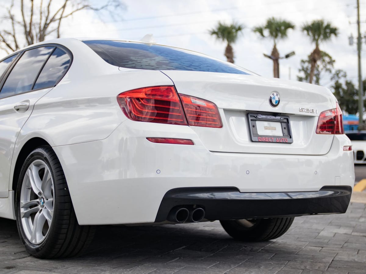 BMW 5 Series photo 5