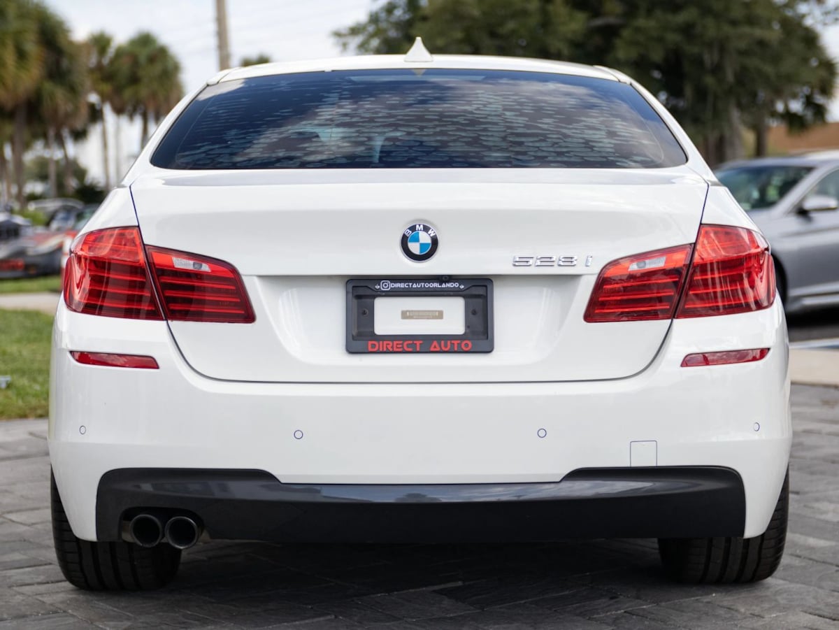 BMW 5 Series photo 6