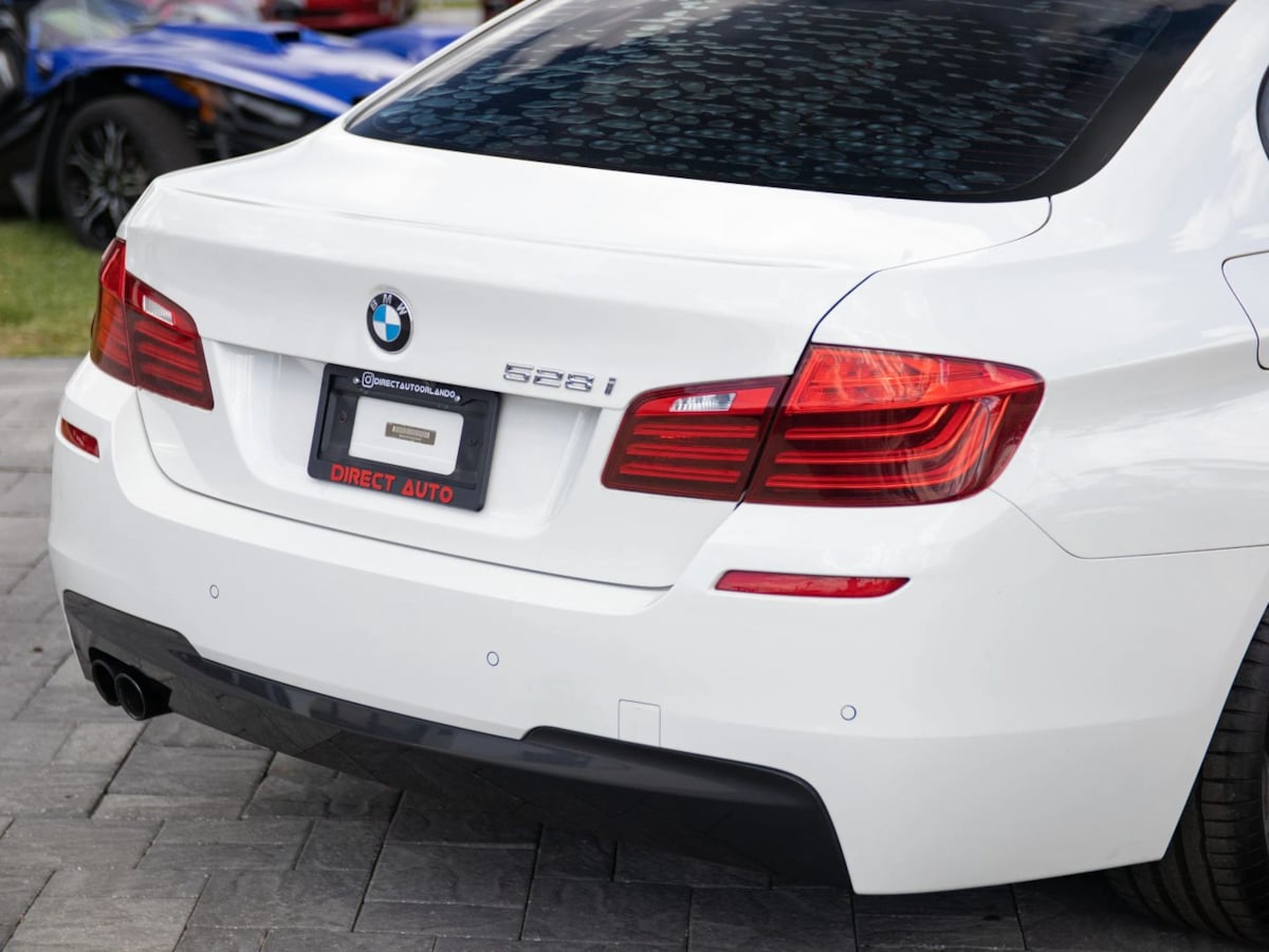 BMW 5 Series photo 7