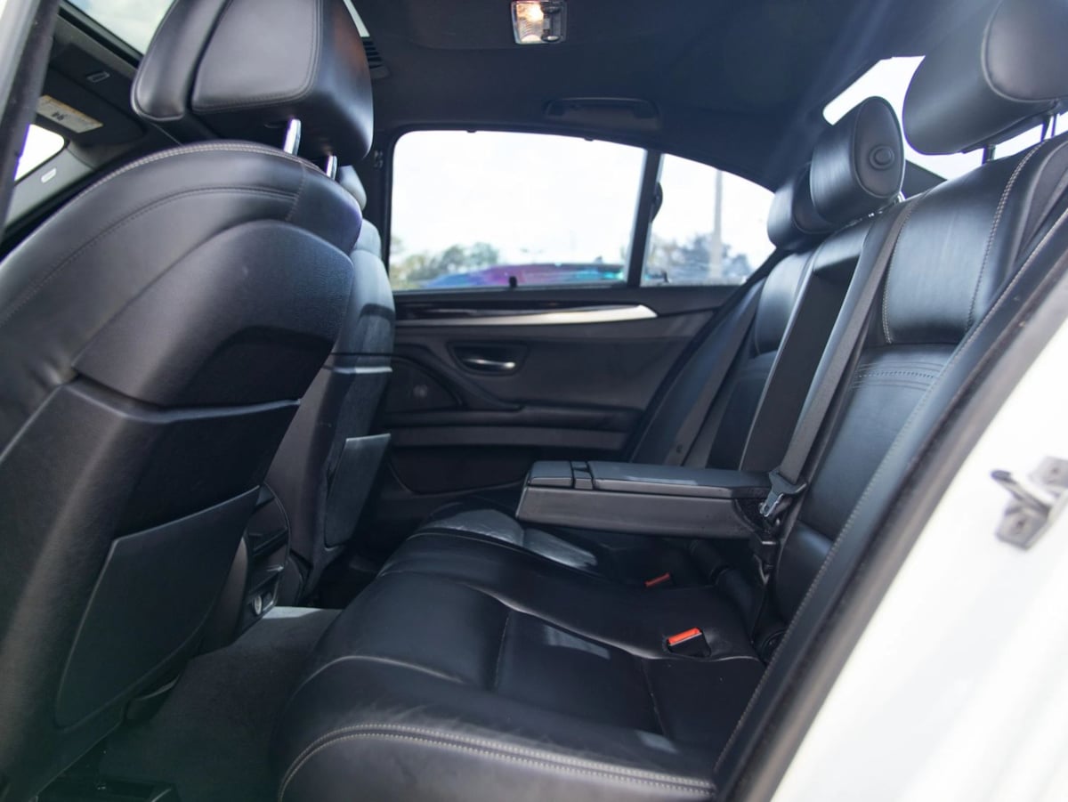 BMW 5 Series photo 15