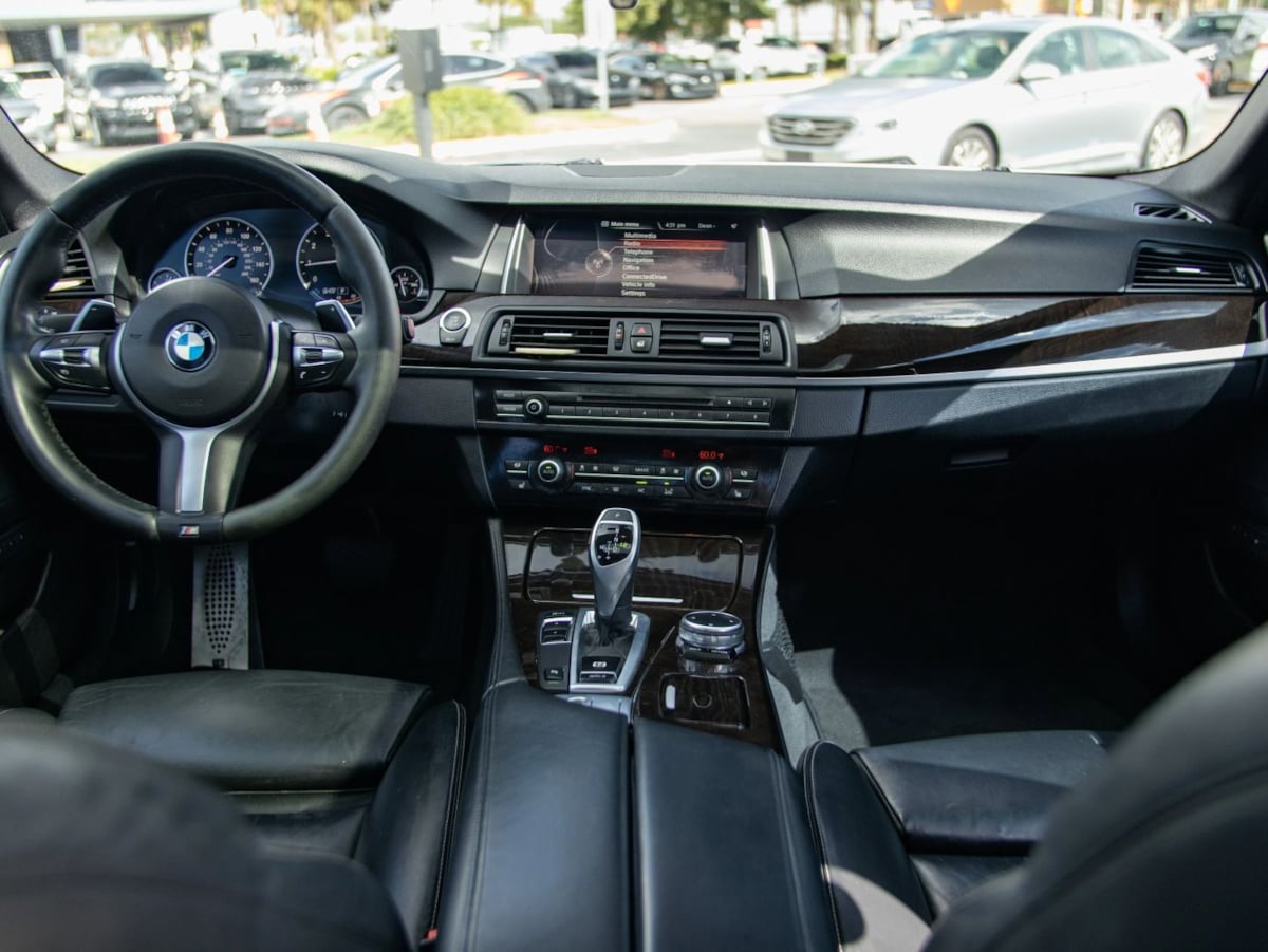 BMW 5 Series photo 16
