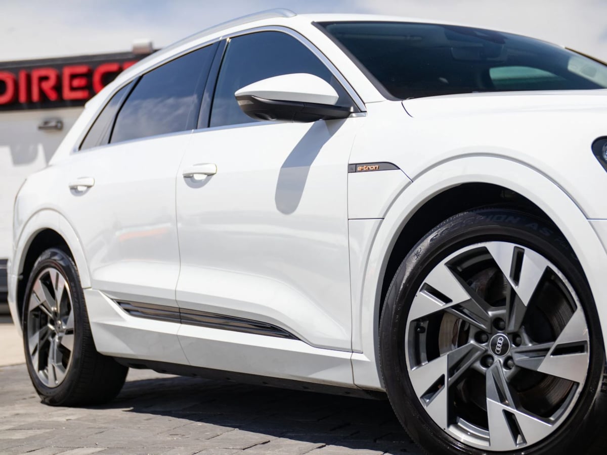Audi e-tron photo 2
