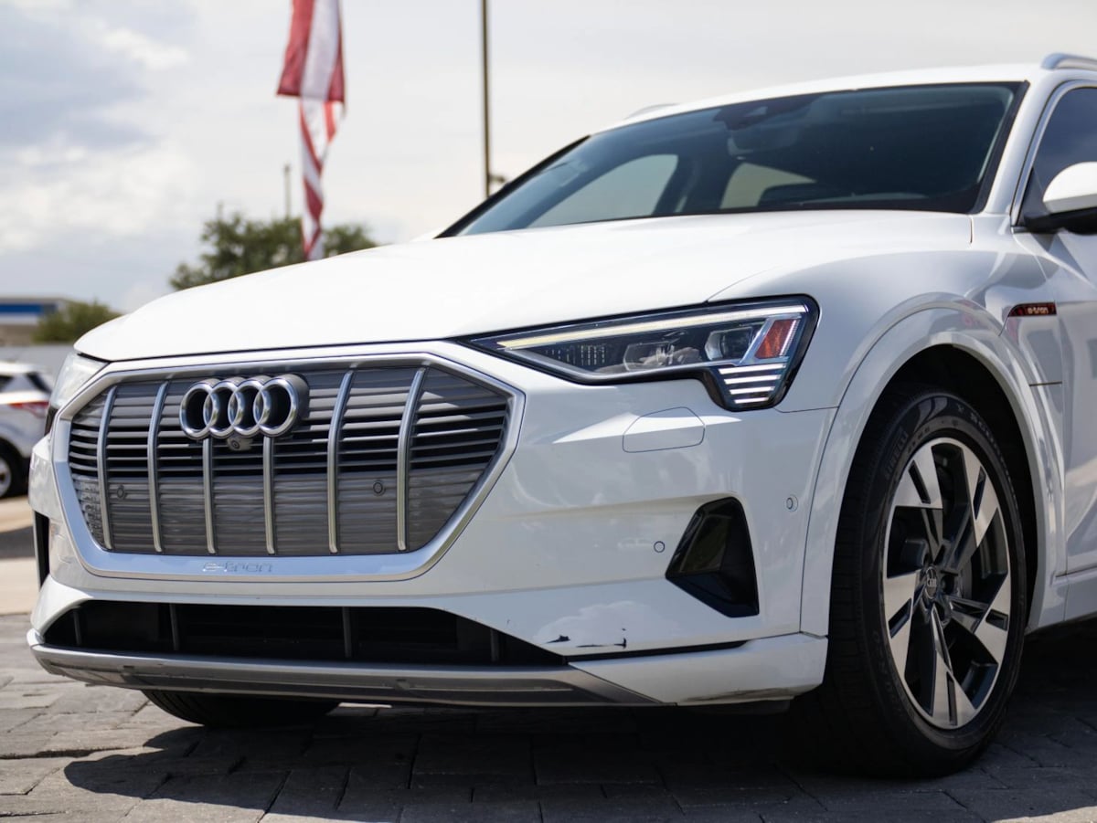 Audi e-tron photo 5