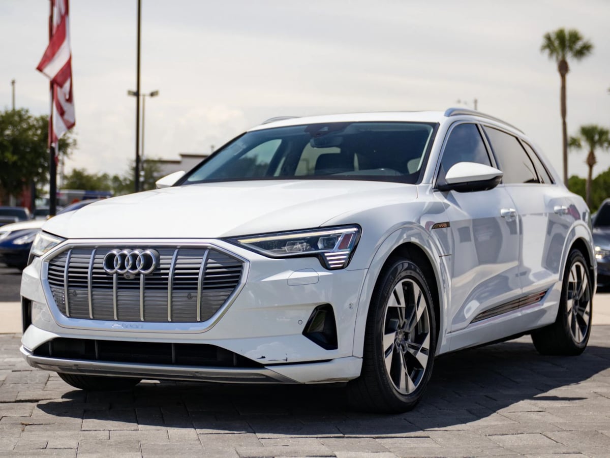 Audi e-tron photo 6