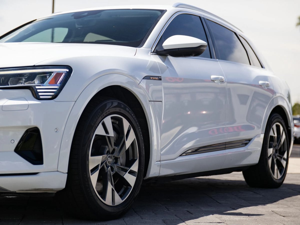 Audi e-tron photo 7