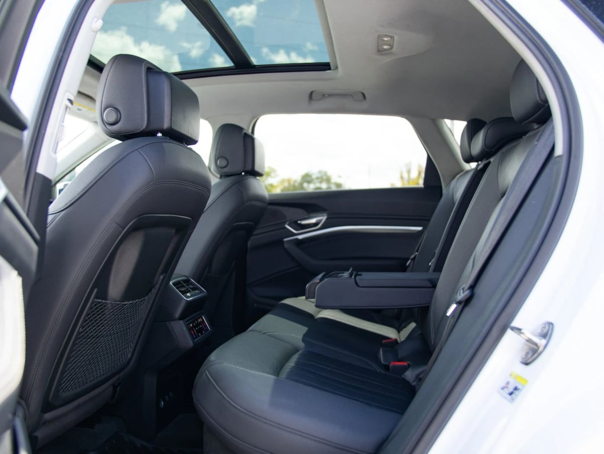 Audi e-tron photo 24