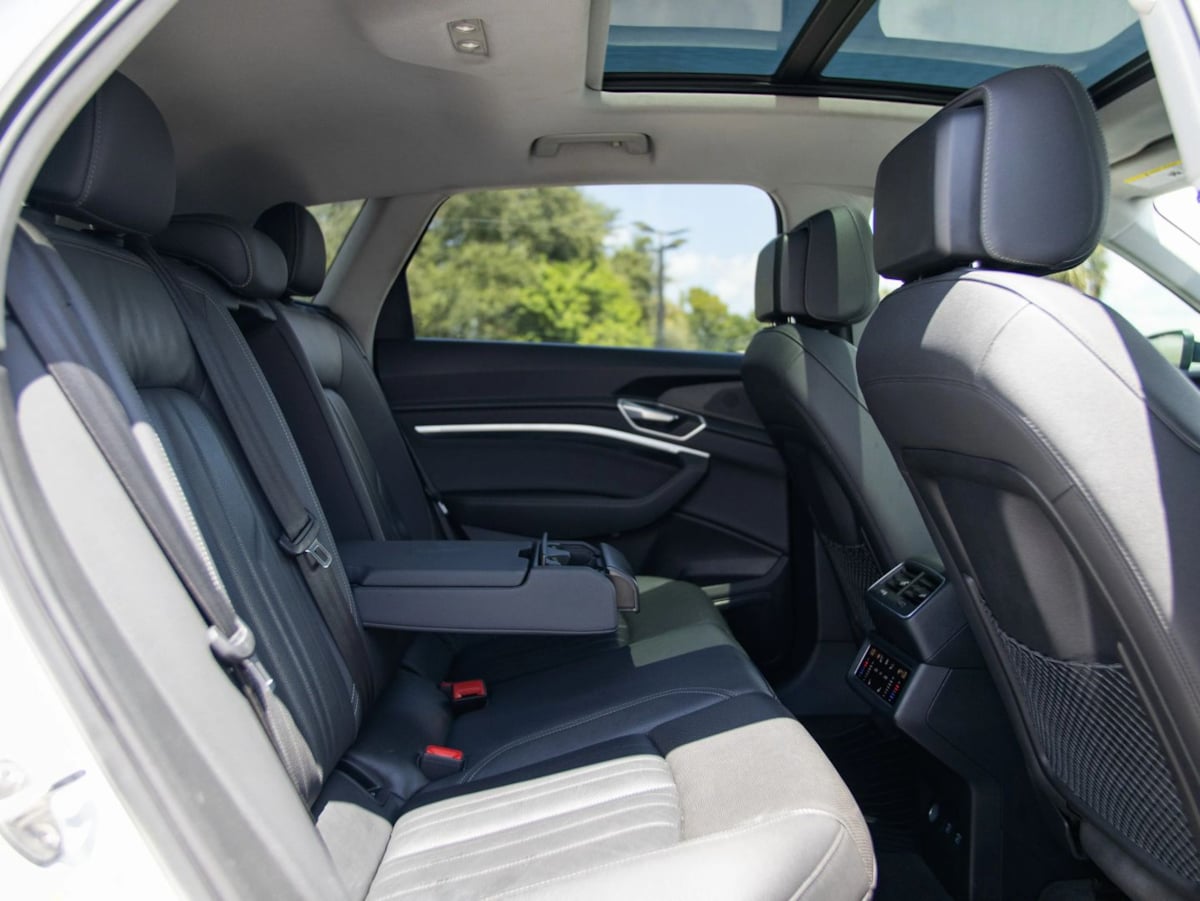 Audi e-tron photo 25