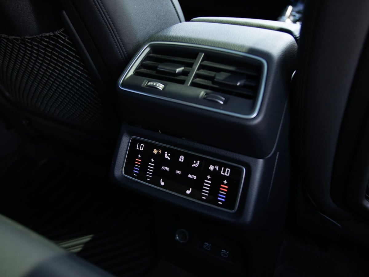 Audi e-tron photo 26