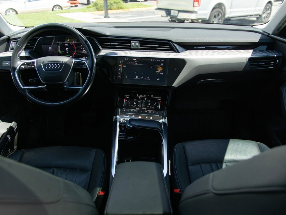 Audi e-tron photo 27