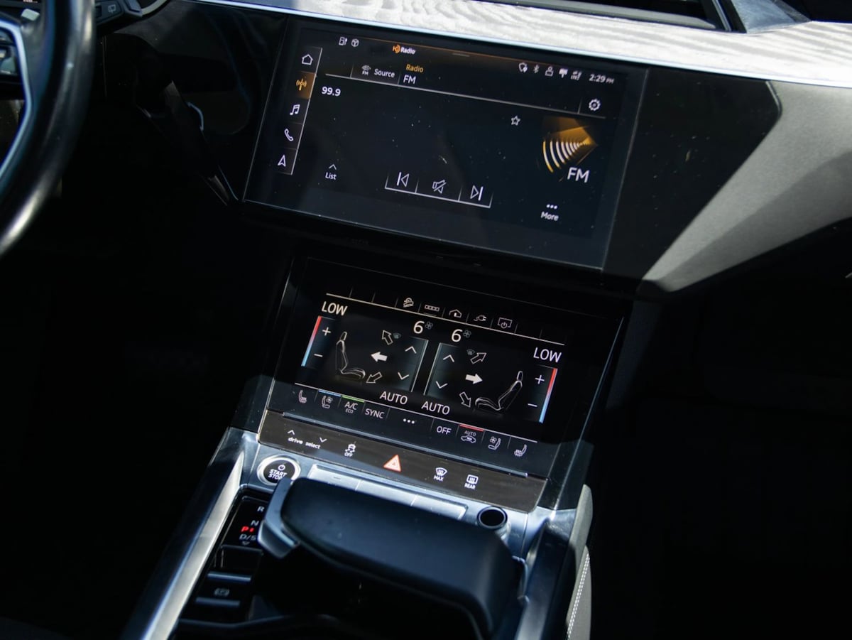 Audi e-tron photo 28