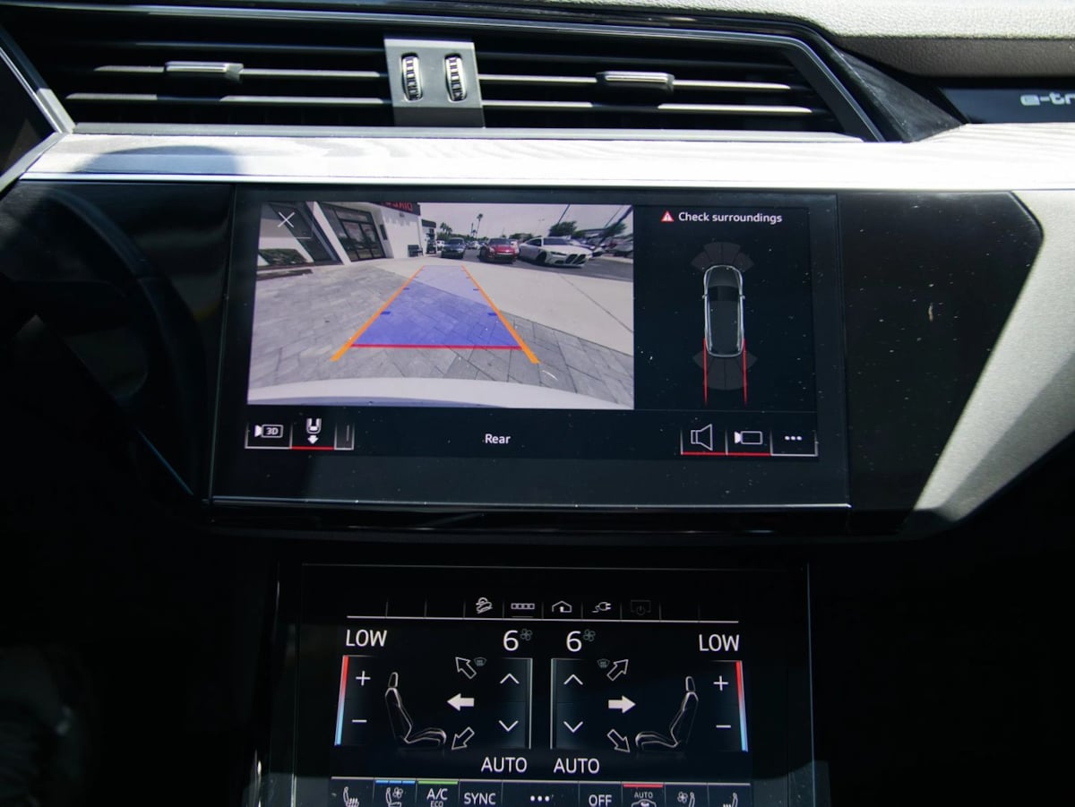 Audi e-tron photo 29