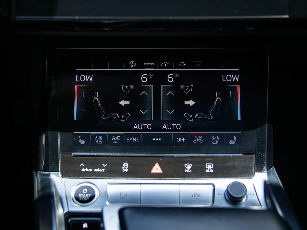 Audi e-tron photo 31