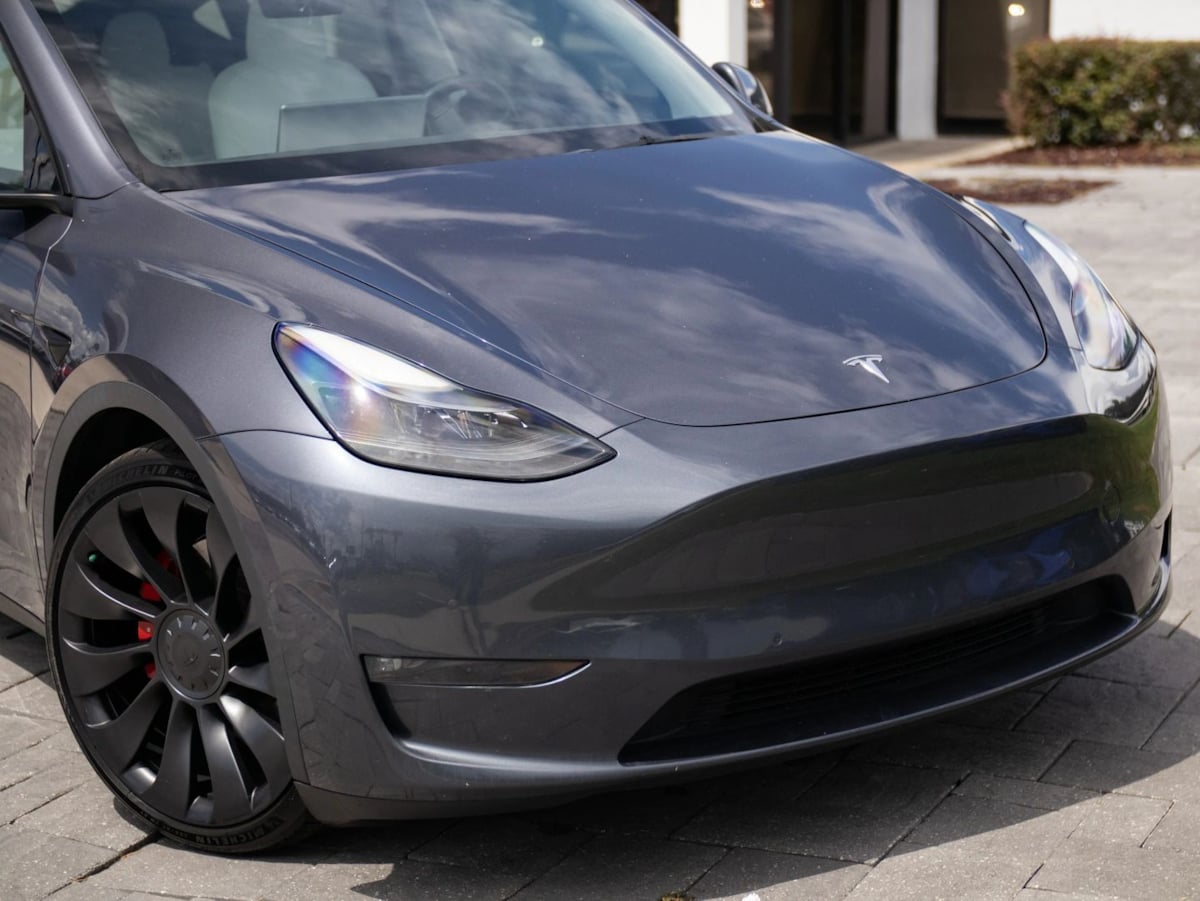 Tesla Model Y photo 3