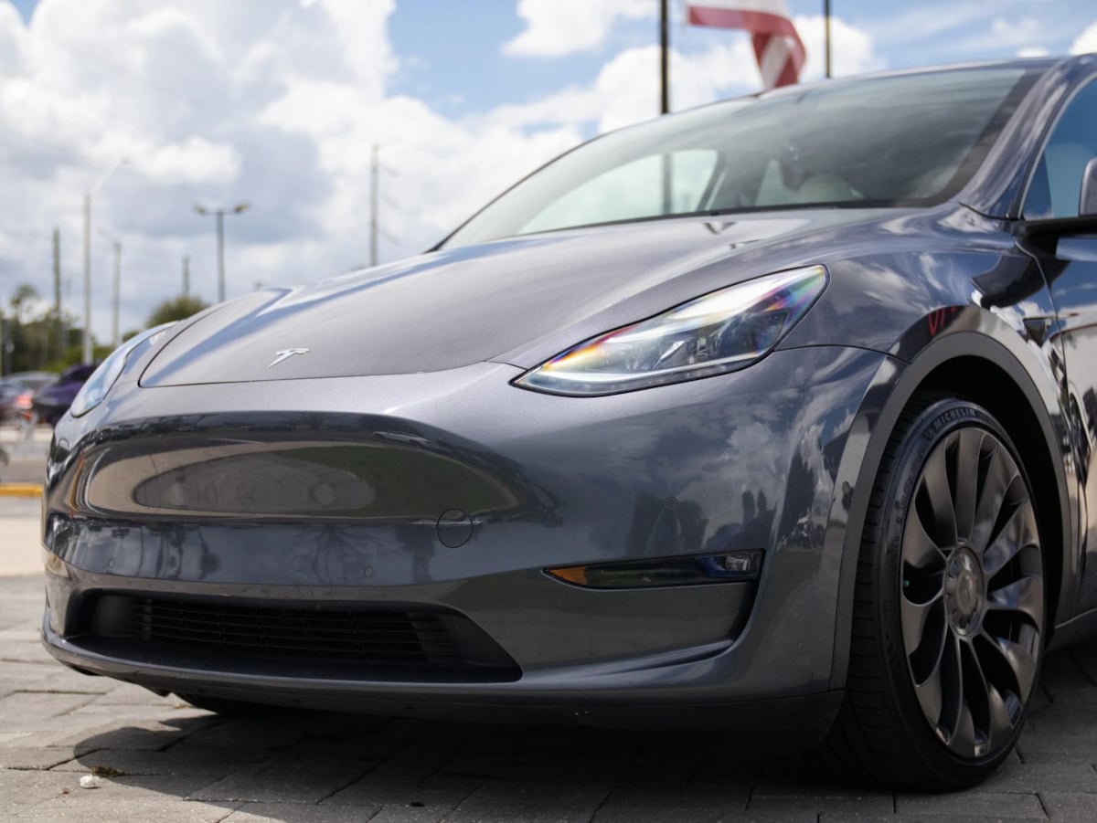 Tesla Model Y photo 5
