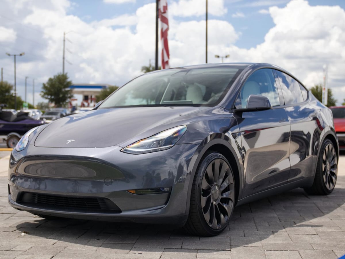 Tesla Model Y photo 6