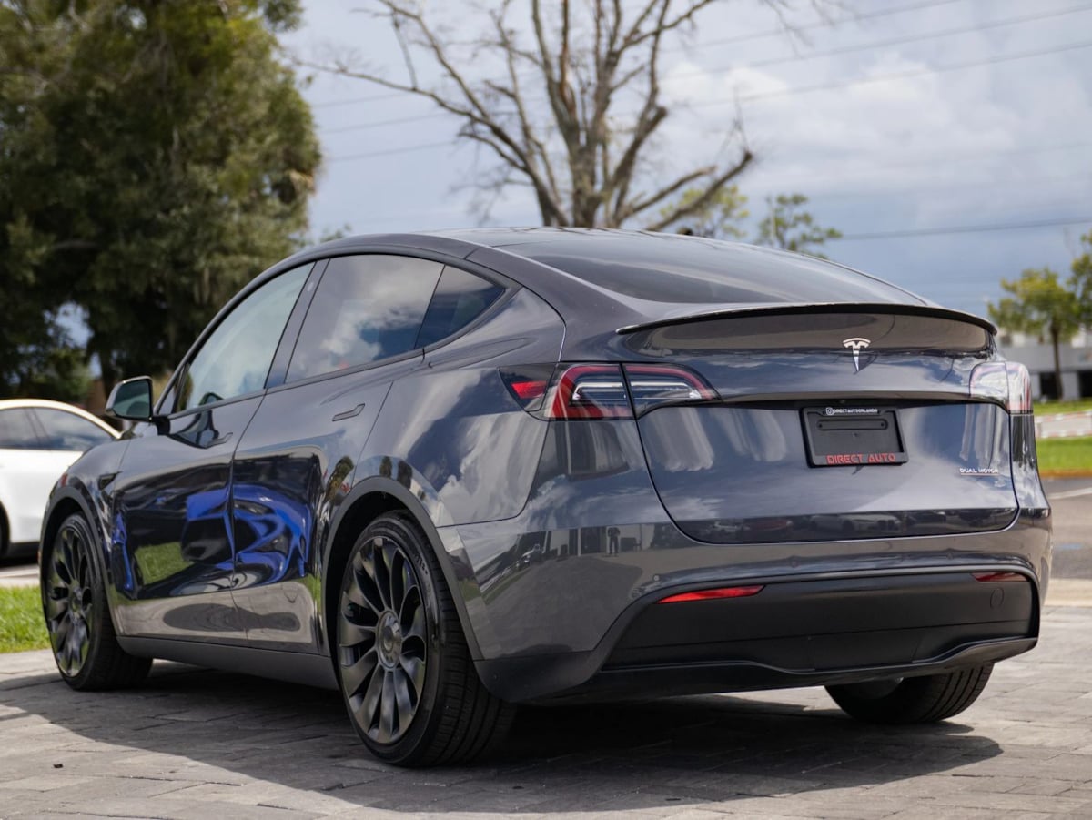 Tesla Model Y photo 9