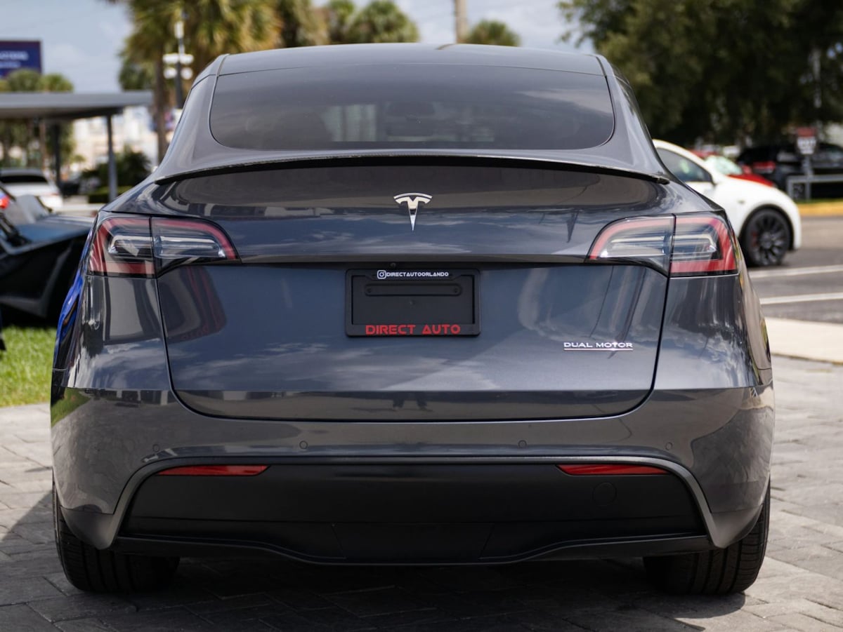 Tesla Model Y photo 11