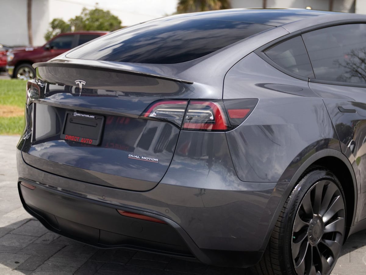 Tesla Model Y photo 12