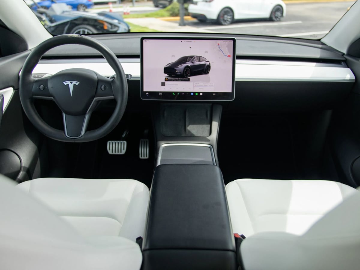 Tesla Model Y photo 27