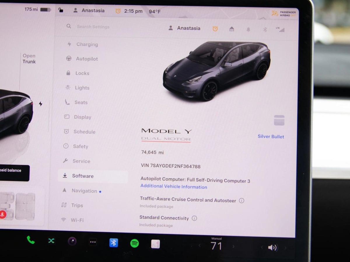 Tesla Model Y photo 30