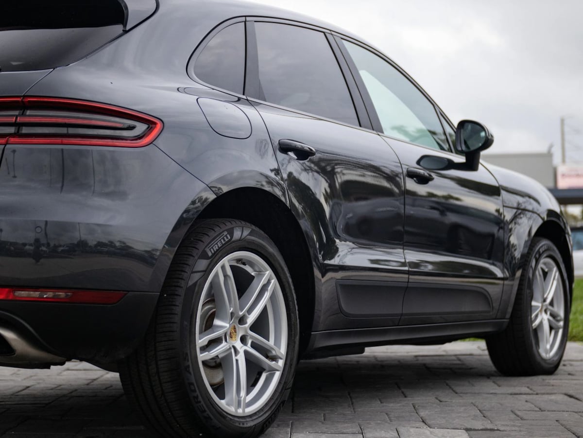 Porsche Macan photo 14