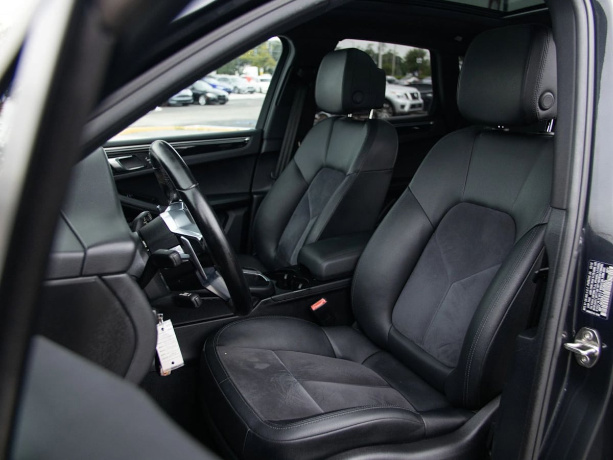Porsche Macan photo 17