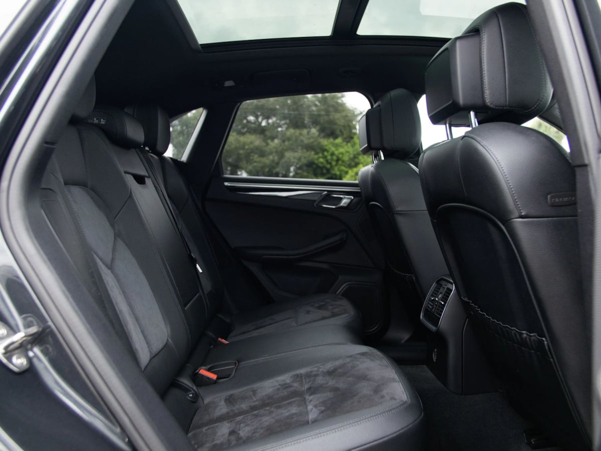 Porsche Macan photo 25