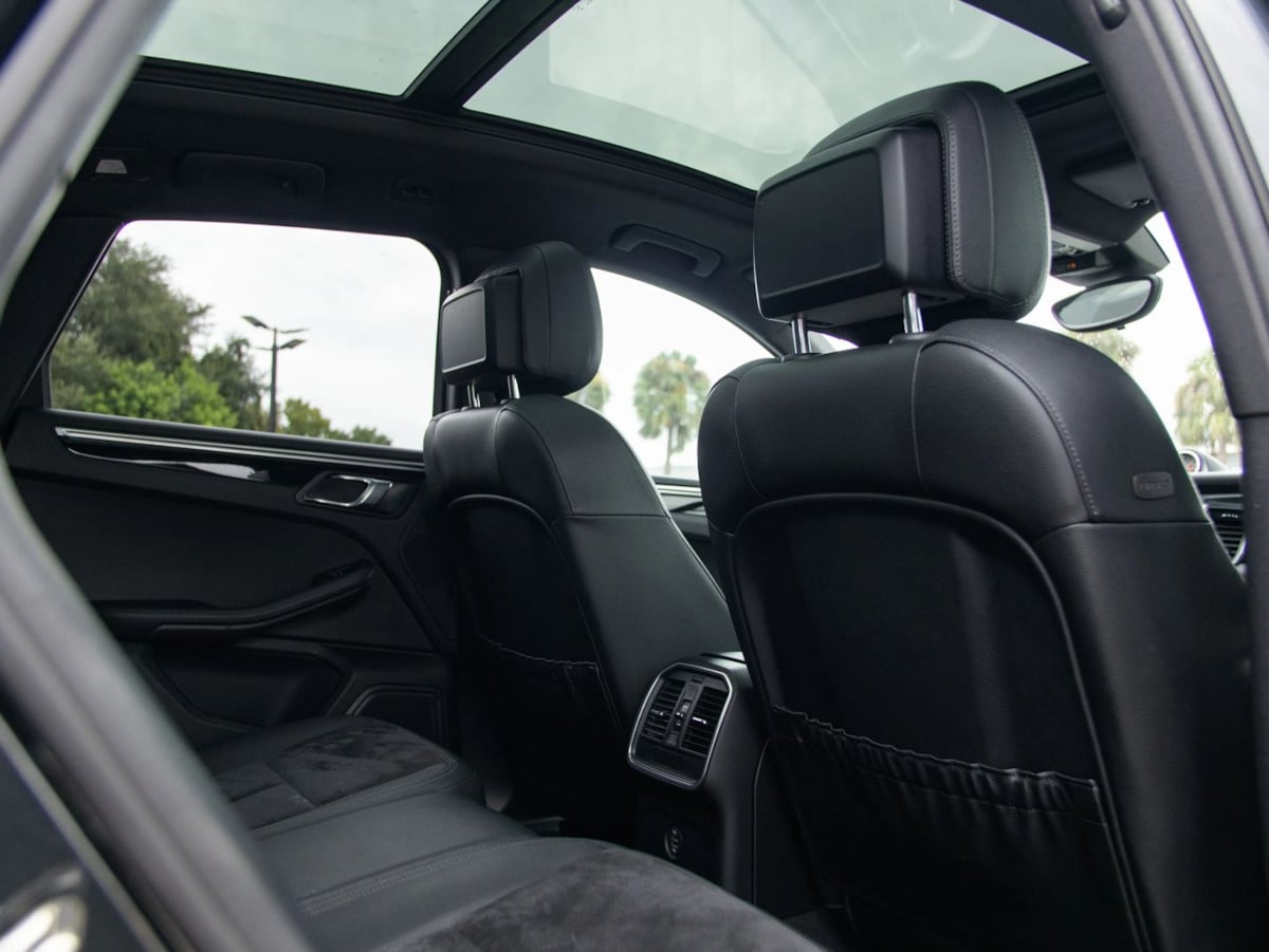 Porsche Macan photo 26