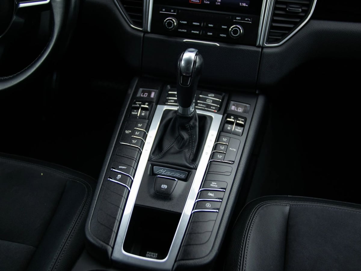 Porsche Macan photo 30
