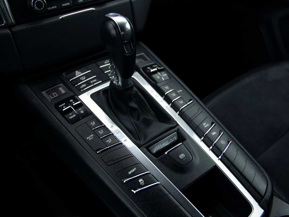 Porsche Macan photo 31