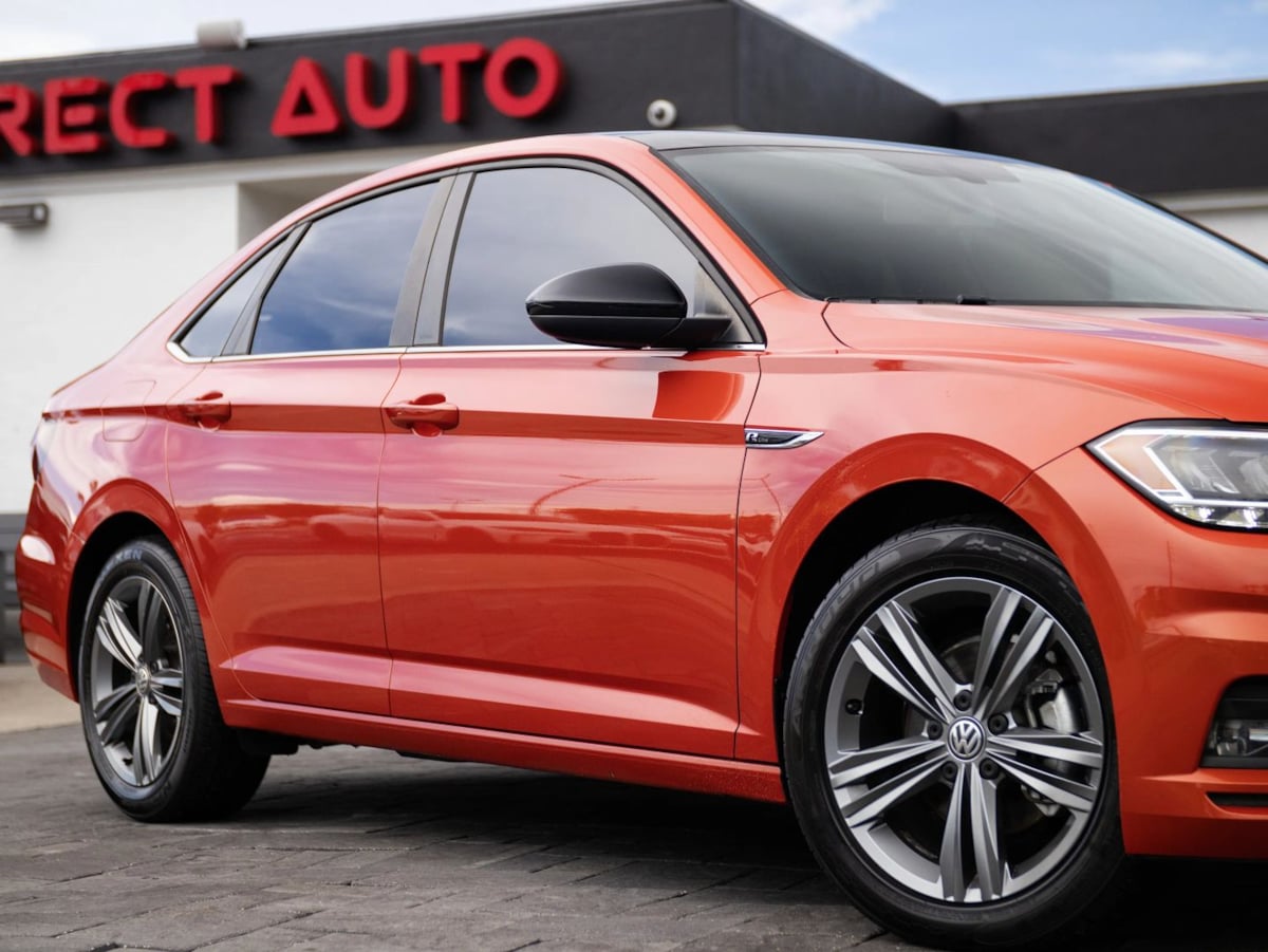 Volkswagen Jetta photo 2